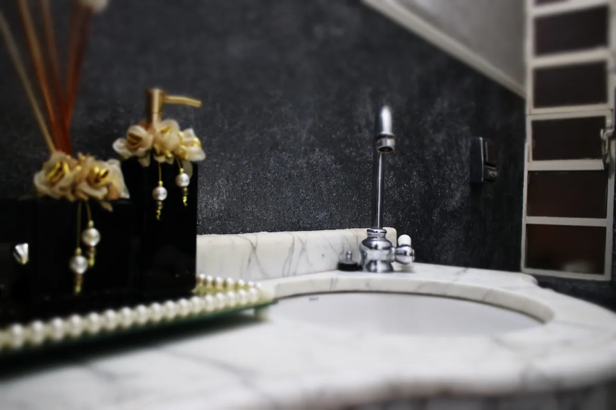 Professional liquid wallpaper finish